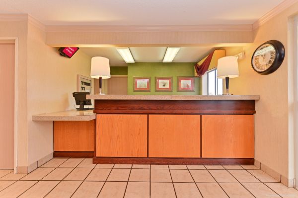 IL Red Roof Suites Danville (Rileysburg)